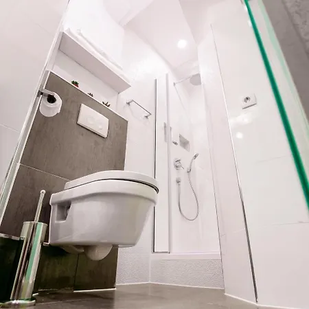 Get Luxury Apartment *