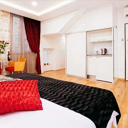 Get Luxury Apartment Split