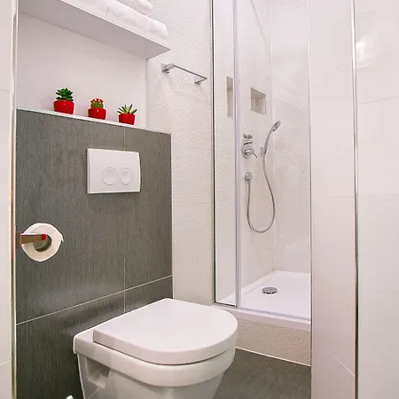 Get Luxury Apartment